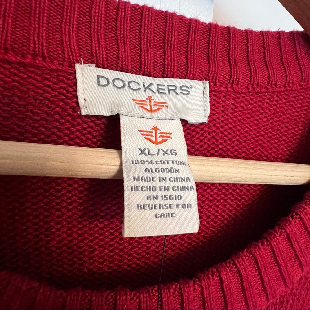 Dockers Classic Red Geometric Men's Crewneck Winter Holiday Christmas Sweater XL - Picture 7 of 7